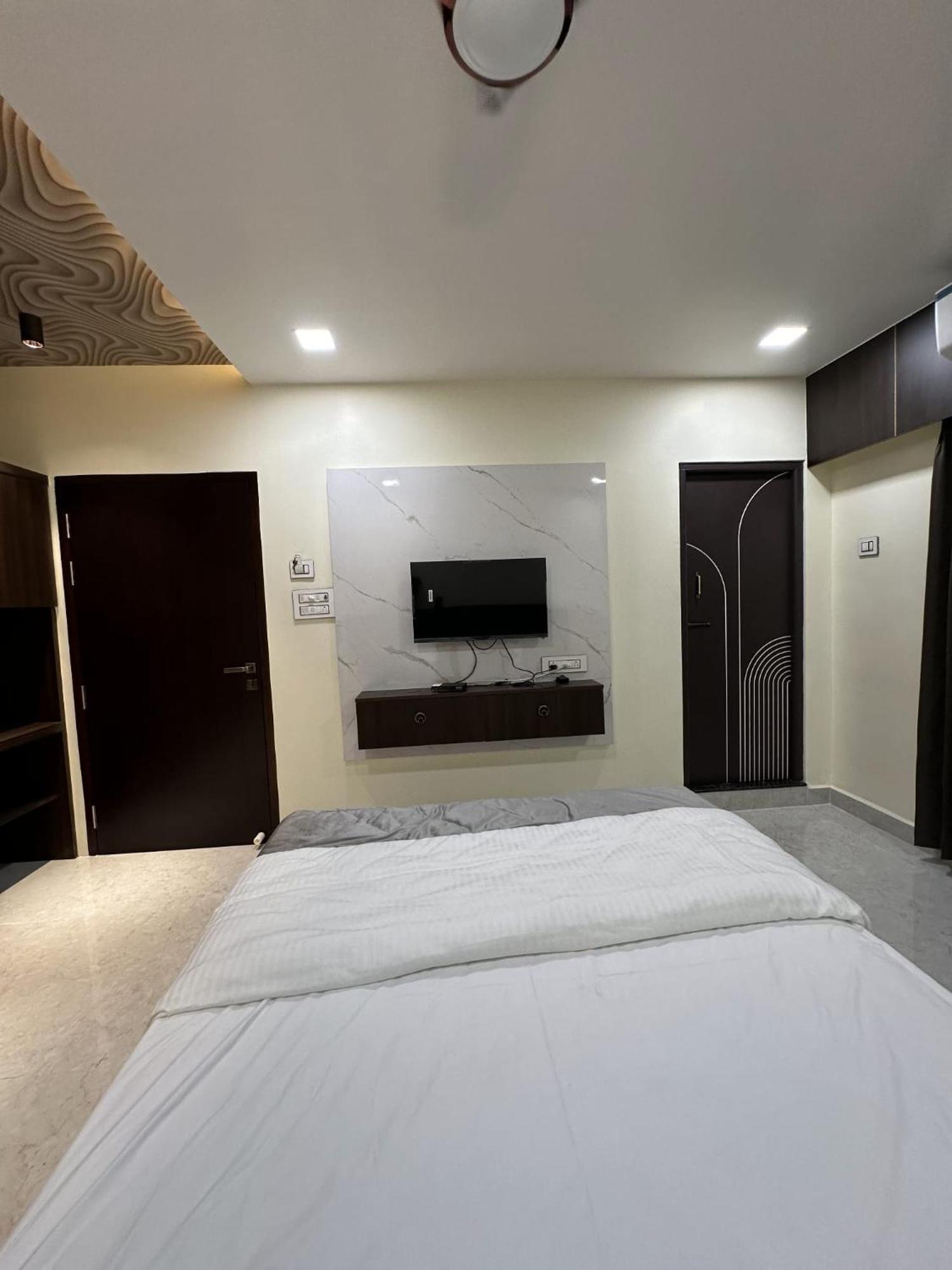 Hotel Jai Raja'S Tower Karaikkudi Esterno foto